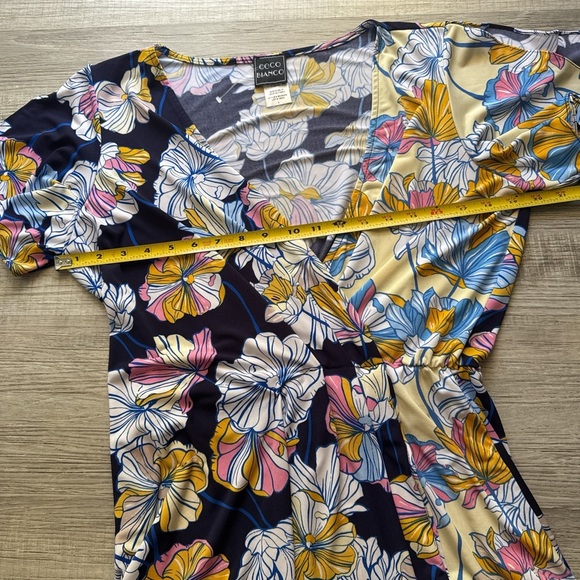 Coco Bianco Floral Blouse - Navy, Yellow, Cream size L - Picture 5 of 8